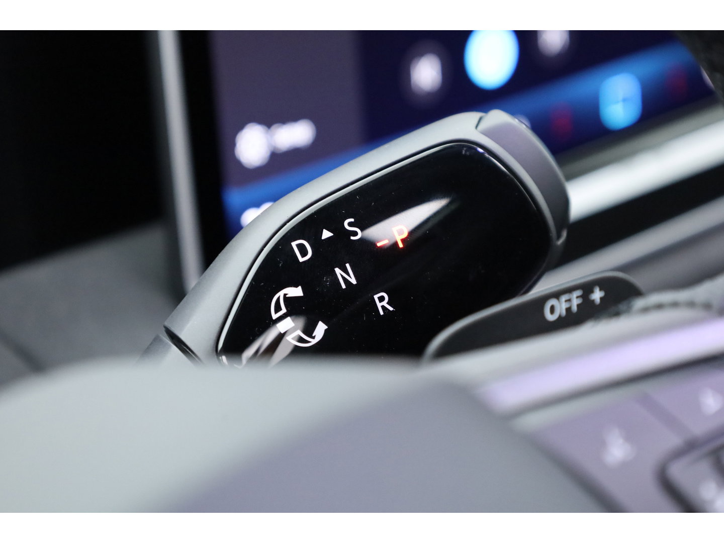 Volkswagen Tiguan 1.5 eHybrid R-Line Edition | Rijklaar! | Pano | Adapt. Cruise | CarPlay | HUD | IQ. Light | 360cam | Stoelverw. + Massage |