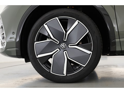 Volkswagen Tiguan 1.5 eHybrid R-Line Edition | Rijklaar! | Pano | Adapt. Cruise | CarPlay | HUD | IQ. Light | 360cam | Stoelverw. + Massage |