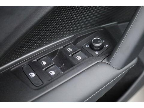 Volkswagen Tiguan 1.5 eHybrid R-Line Edition | Rijklaar! | Pano | Adapt. Cruise | CarPlay | HUD | IQ. Light | 360cam | Stoelverw. + Massage |