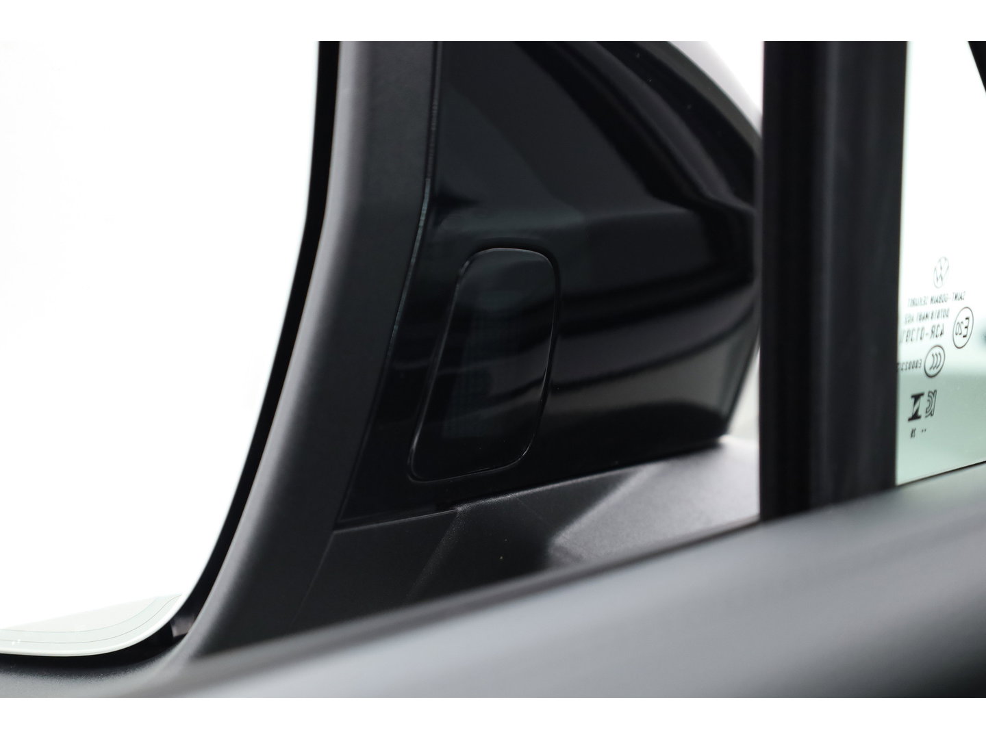 Volkswagen Tiguan 1.5 eHybrid R-Line Edition | Rijklaar! | Pano | Adapt. Cruise | CarPlay | HUD | IQ. Light | 360cam | Stoelverw. + Massage |