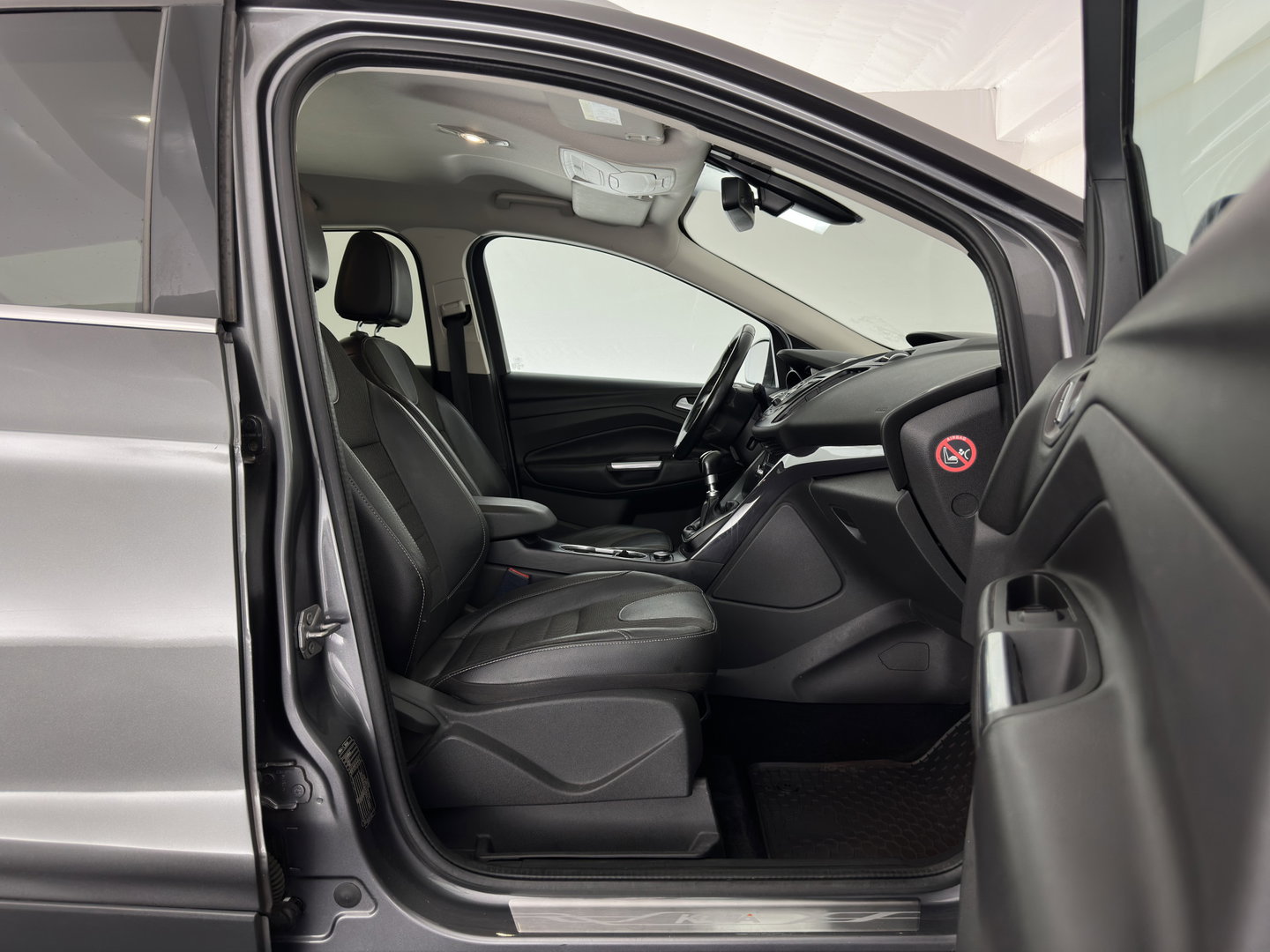 Ford Kuga 1.6 Titanium *LEATHER-FABRIC | XENON | HEATED-COMFORTSEATS | NAVI-FULLMAP | ECC | PDC | CRUISE | 17''ALU*