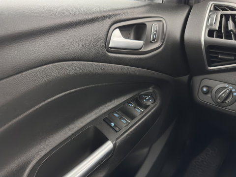 Ford Kuga 1.6 Titanium *LEATHER-FABRIC | XENON | HEATED-COMFORTSEATS | NAVI-FULLMAP | ECC | PDC | CRUISE | 17''ALU*