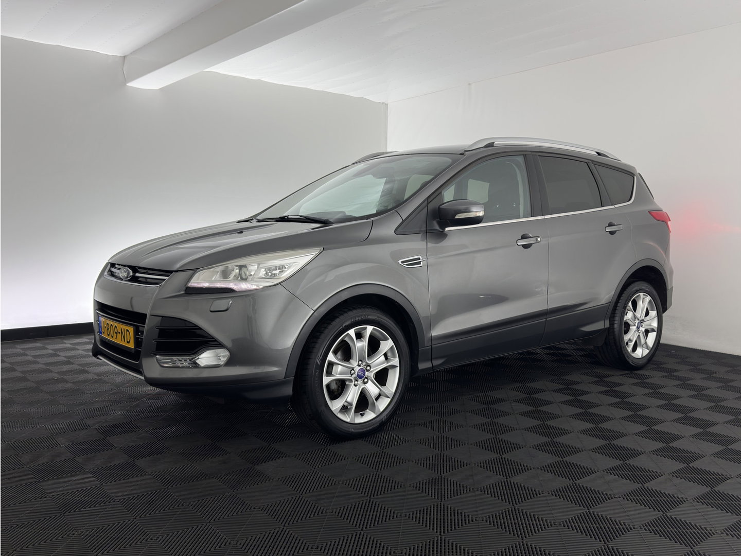 Ford Kuga 1.6 Titanium *LEATHER-FABRIC | XENON | HEATED-COMFORTSEATS | NAVI-FULLMAP | ECC | PDC | CRUISE | 17''ALU*