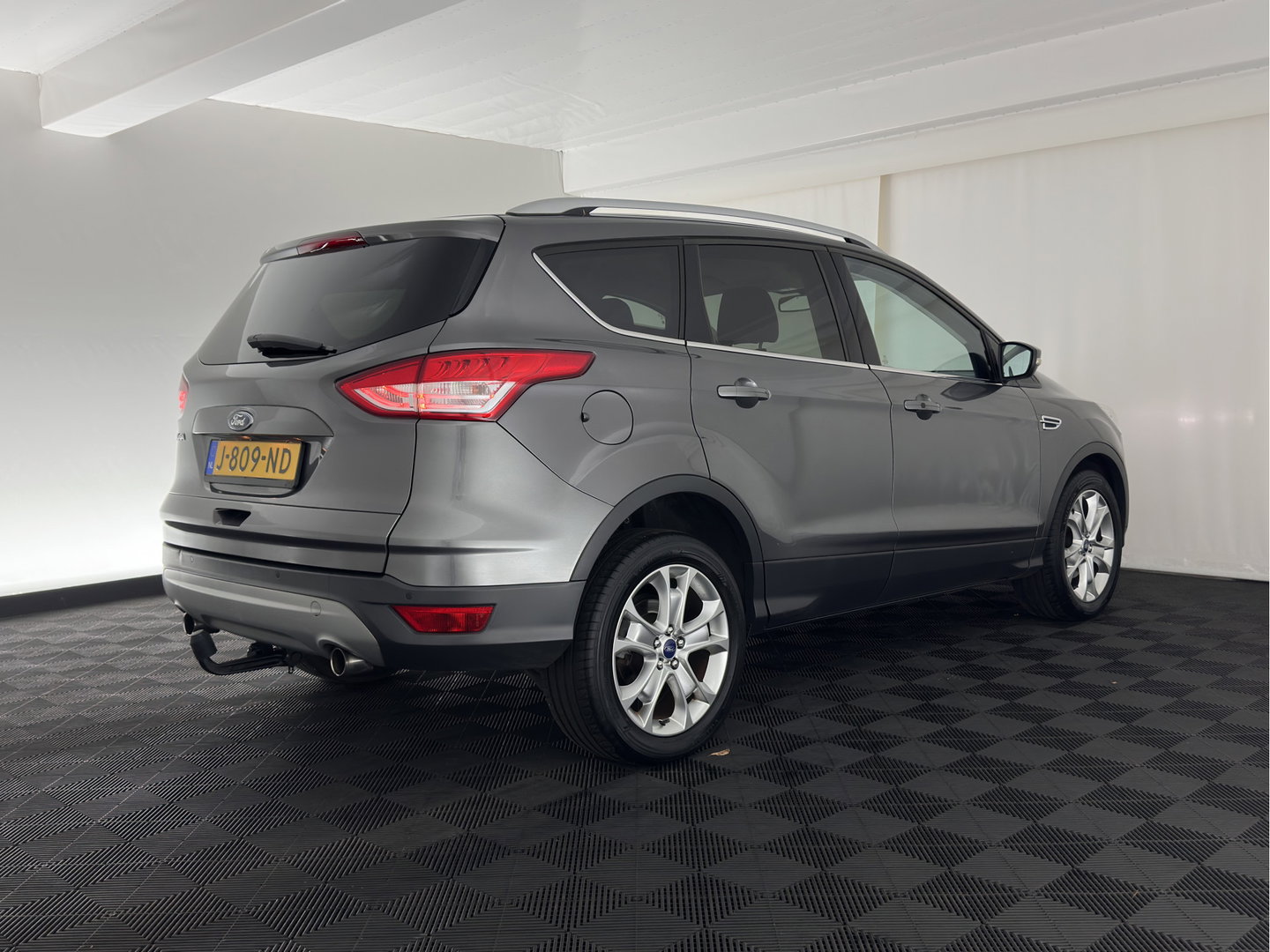 Ford Kuga 1.6 Titanium *LEATHER-FABRIC | XENON | HEATED-COMFORTSEATS | NAVI-FULLMAP | ECC | PDC | CRUISE | 17''ALU*