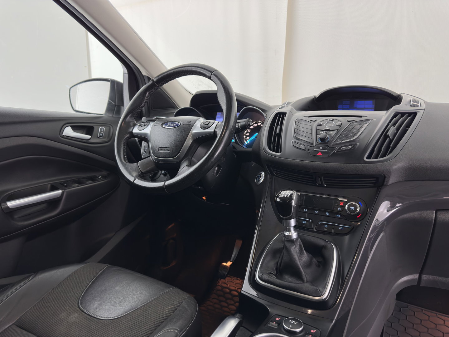 Ford Kuga 1.6 Titanium *LEATHER-FABRIC | XENON | HEATED-COMFORTSEATS | NAVI-FULLMAP | ECC | PDC | CRUISE | 17''ALU*