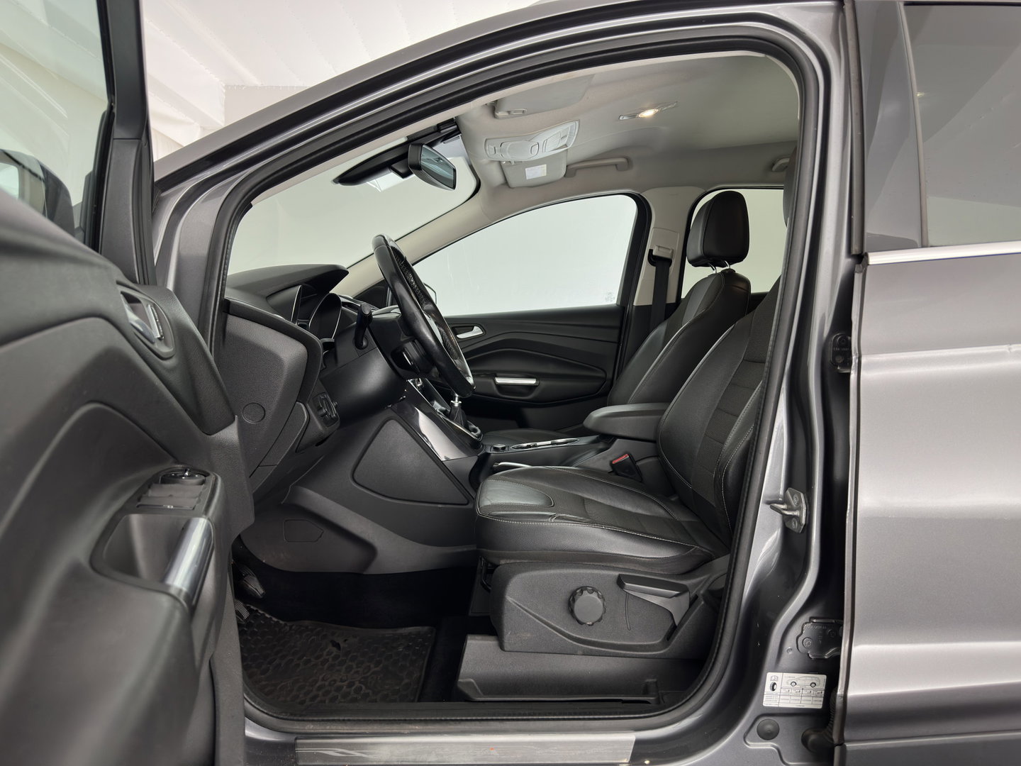 Ford Kuga 1.6 Titanium *LEATHER-FABRIC | XENON | HEATED-COMFORTSEATS | NAVI-FULLMAP | ECC | PDC | CRUISE | 17''ALU*