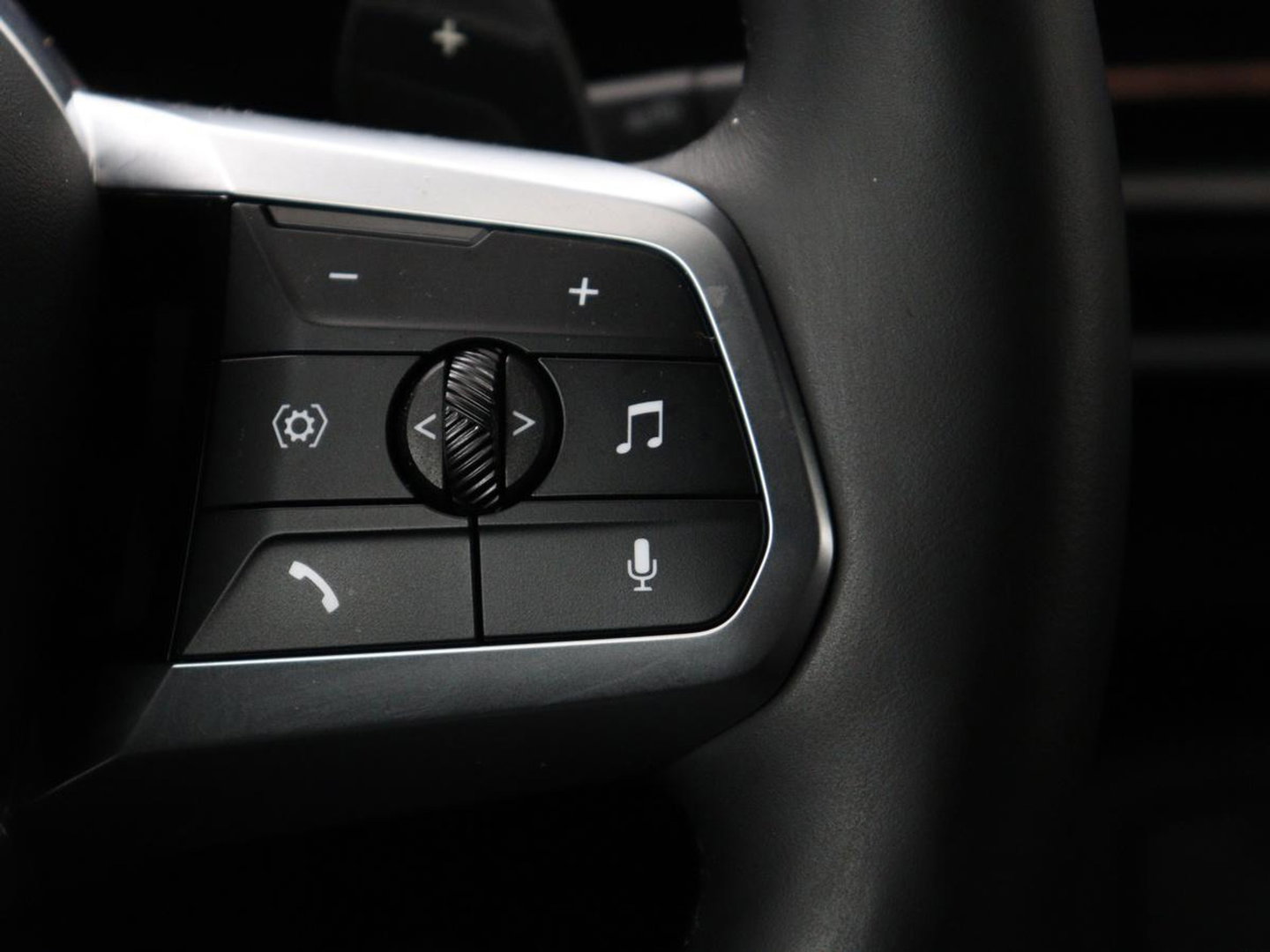 BMW X1 M Sport | xDrive23i | Adaptive Cruise | Trekhaak | Head-Up | Leder | 360 camera | Stoelverwarming | Keyless | Adaptief LED | Carplay | Sportstoelen | Live Cockpit Professional | 204pk