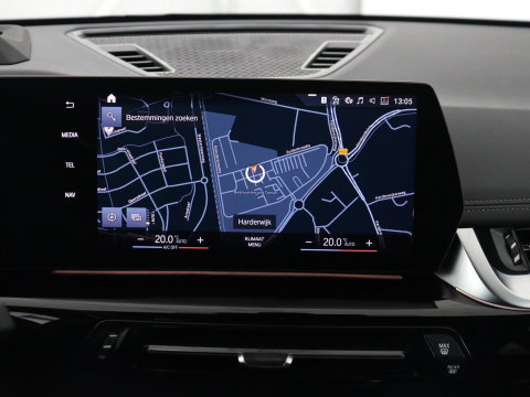 BMW X1 M Sport | xDrive23i | Adaptive Cruise | Trekhaak | Head-Up | Leder | 360 camera | Stoelverwarming | Keyless | Adaptief LED | Carplay | Sportstoelen | Live Cockpit Professional | 204pk