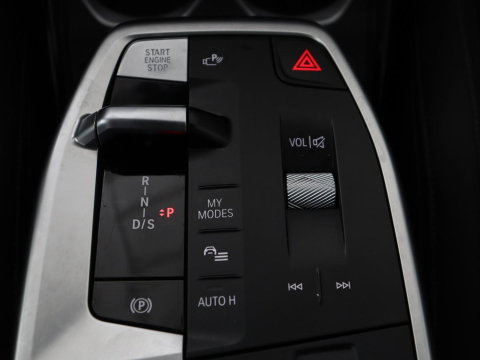 BMW X1 M Sport | xDrive23i | Adaptive Cruise | Trekhaak | Head-Up | Leder | 360 camera | Stoelverwarming | Keyless | Adaptief LED | Carplay | Sportstoelen | Live Cockpit Professional | 204pk