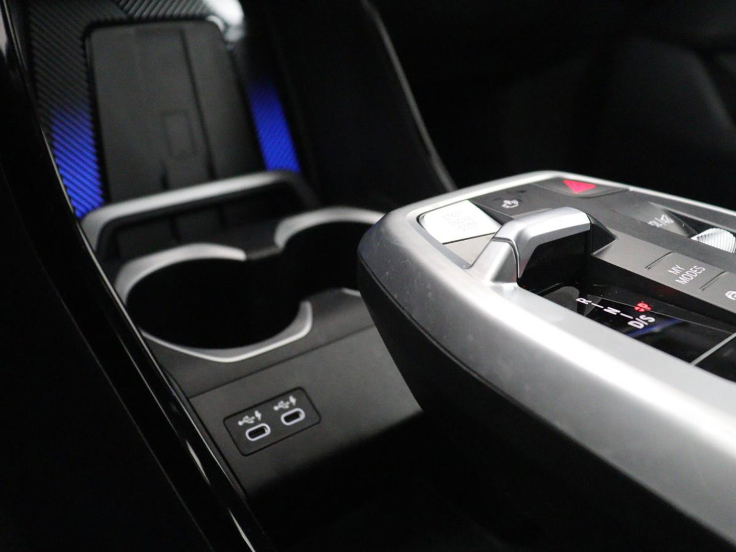 BMW X1 M Sport | xDrive23i | Adaptive Cruise | Trekhaak | Head-Up | Leder | 360 camera | Stoelverwarming | Keyless | Adaptief LED | Carplay | Sportstoelen | Live Cockpit Professional | 204pk