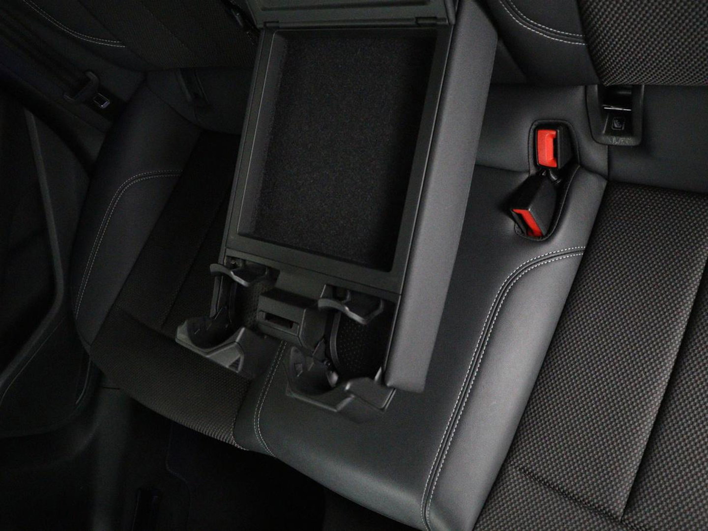Audi A5 Sportback 40 TFSI S edition Competition | Virtual Cockpit | Climate control | Half Leder | Navigatie | Sfeerverlichting | Carplay | Full LED | Getint glas