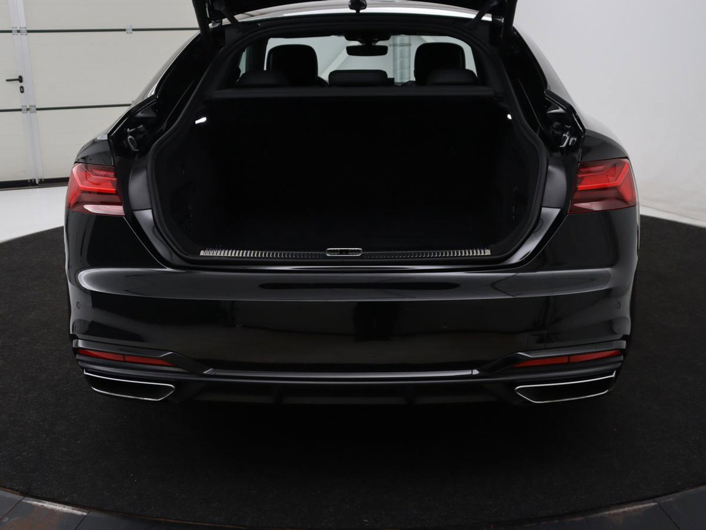 Audi A5 Sportback 40 TFSI S edition Competition | Virtual Cockpit | Climate control | Half Leder | Navigatie | Sfeerverlichting | Carplay | Full LED | Getint glas