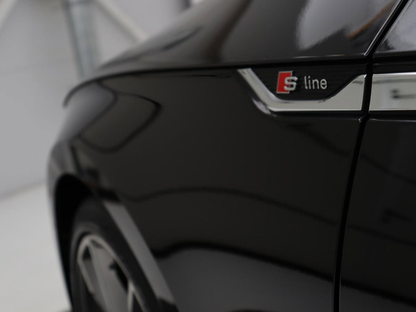 Audi A5 Sportback 40 TFSI S edition Competition | Virtual Cockpit | Climate control | Half Leder | Navigatie | Sfeerverlichting | Carplay | Full LED | Getint glas