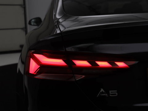 Audi A5 Sportback 40 TFSI S edition Competition | Virtual Cockpit | Climate control | Half Leder | Navigatie | Sfeerverlichting | Carplay | Full LED | Getint glas