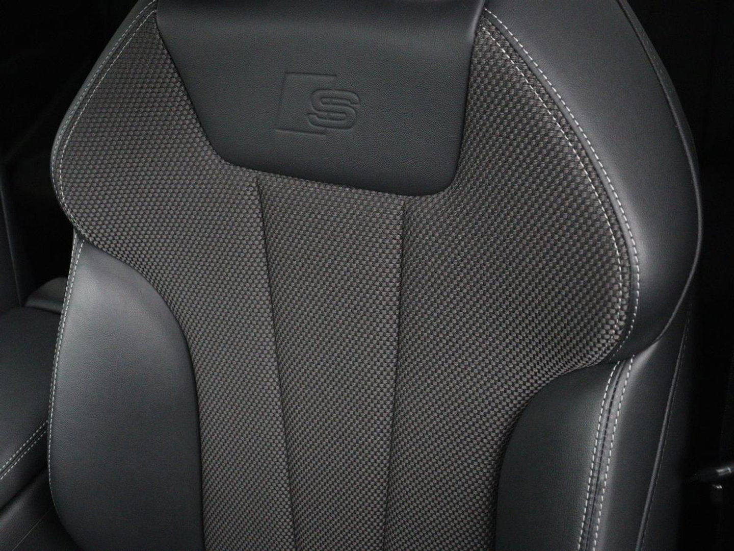 Audi A5 Sportback 40 TFSI S edition Competition | Virtual Cockpit | Climate control | Half Leder | Navigatie | Sfeerverlichting | Carplay | Full LED | Getint glas