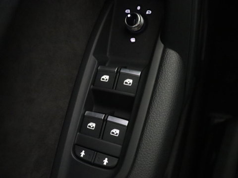 Audi Q5 55 TFSI e quattro Competition S-Line | SOH 99.4 | Leder | Adaptive cruise | Head up | Camera | Bang & Olufsen | Virtual Dashboard | Stoelverwarming | Full LED |