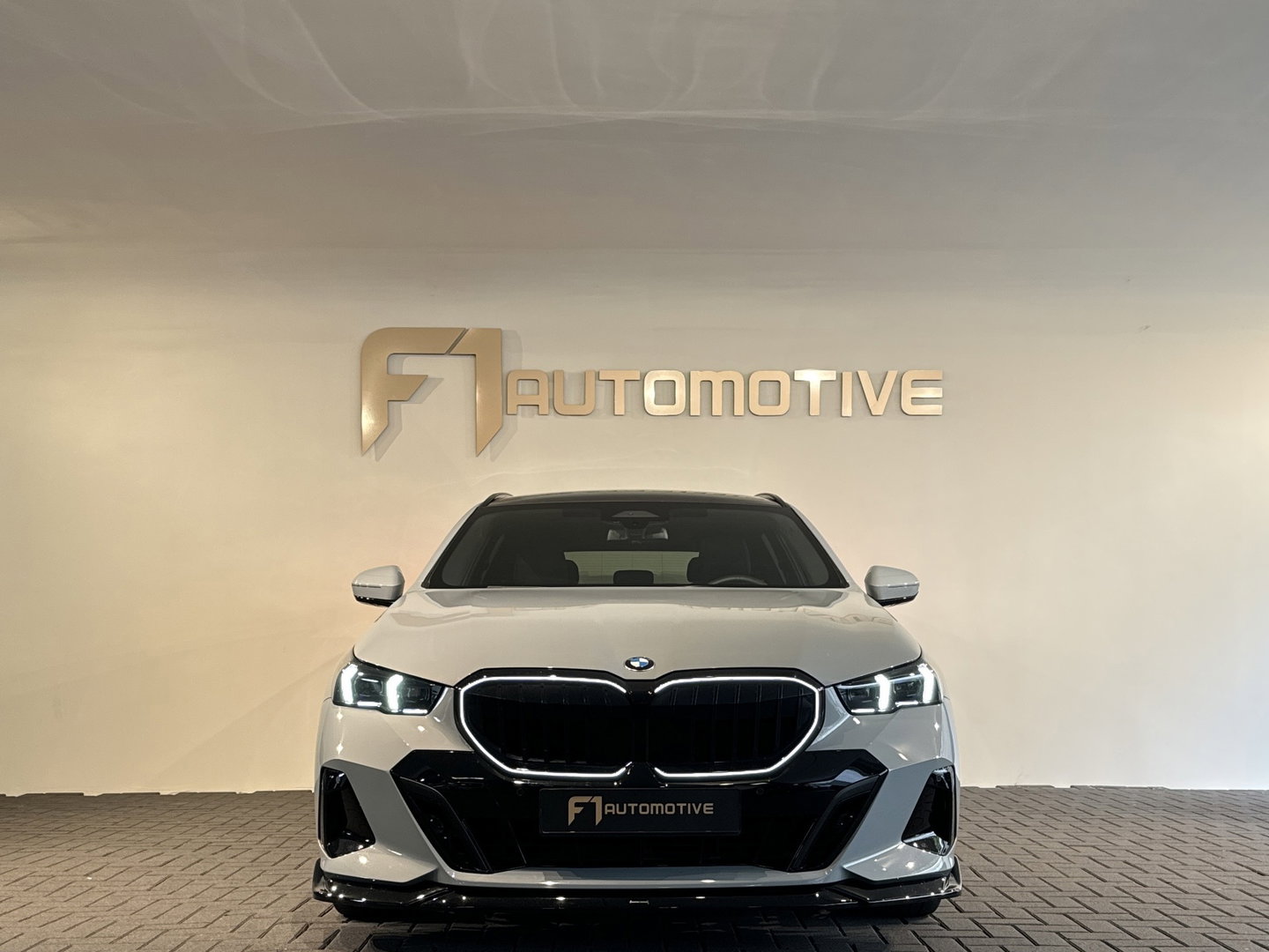 BMW 5 Serie Touring 520i M Pano|H/K|BlindSpot|Maxton|Trekhaak|Sfeer|Camera