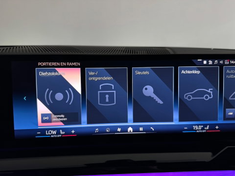 BMW 5 Serie Touring 520i M Pano|H/K|BlindSpot|Maxton|Trekhaak|Sfeer|Camera