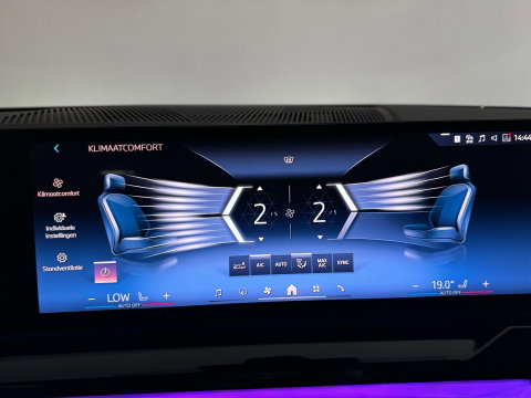 BMW 5 Serie Touring 520i M Pano|H/K|BlindSpot|Maxton|Trekhaak|Sfeer|Camera