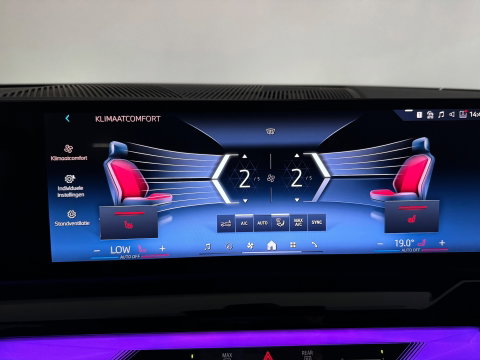 BMW 5 Serie Touring 520i M Pano|H/K|BlindSpot|Maxton|Trekhaak|Sfeer|Camera