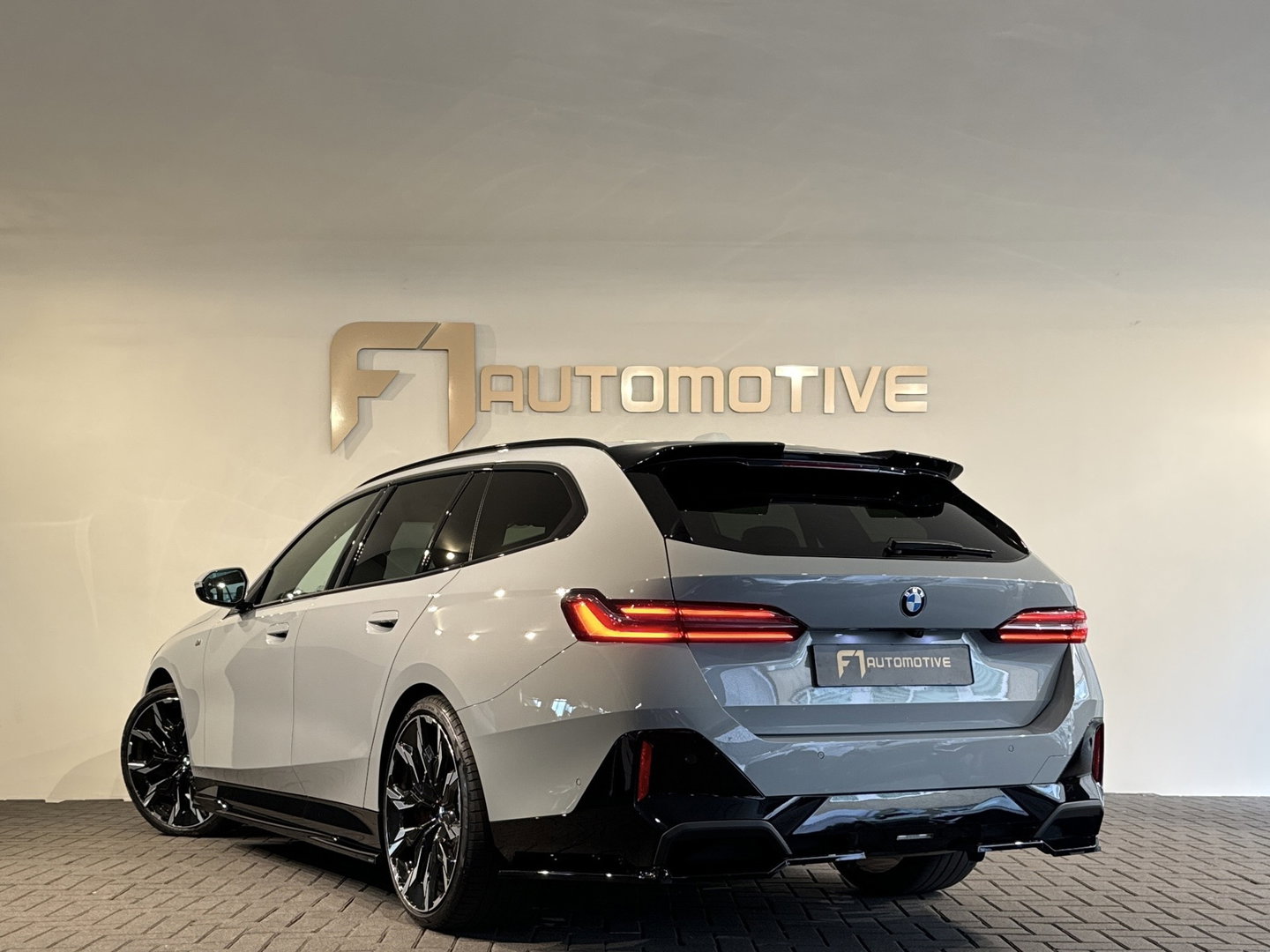 BMW 5 Serie Touring 520i M Pano|H/K|BlindSpot|Maxton|Trekhaak|Sfeer|Camera
