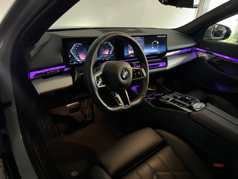 BMW 5 Serie Touring 520i M Pano|H/K|BlindSpot|Maxton|Trekhaak|Sfeer|Camera