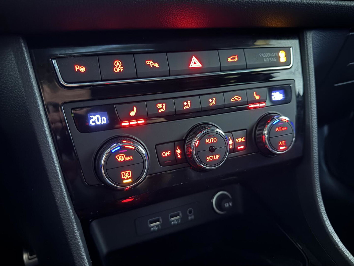 CUPRA Ateca 2.0 TSI 4DRIVE Pano Beats Virtual Camera Carplay