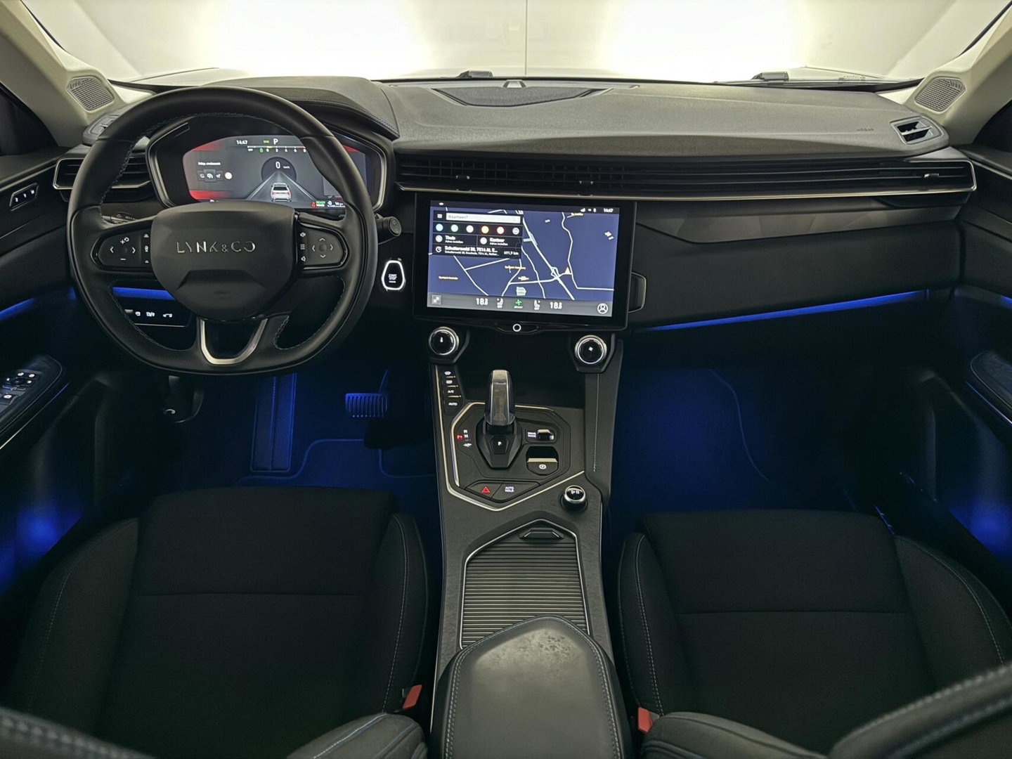Lynk & Co 01 1.5 Plug-in Black Edition Pano Sfeer. CarPlay 360°