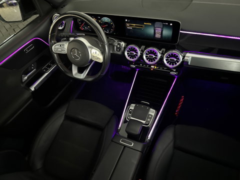 Mercedes-Benz GLB 200 AMG Pano|Carbon|Dodehoek|Stoelverwarming|Sfeer|Camera
