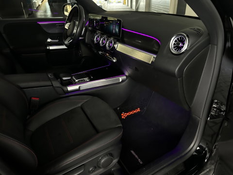 Mercedes-Benz GLB 200 AMG Pano|Carbon|Dodehoek|Stoelverwarming|Sfeer|Camera