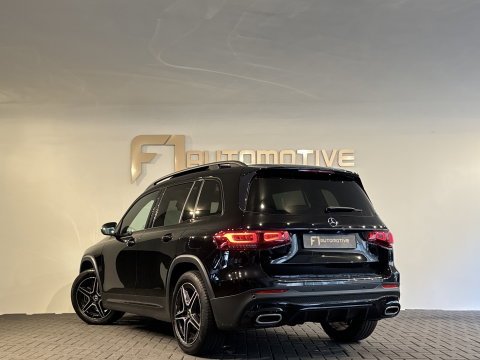 Mercedes-Benz GLB 200 AMG Pano|Carbon|Dodehoek|Stoelverwarming|Sfeer|Camera