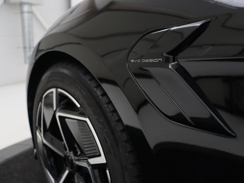 BYD Seal Design RWD 82.5 kW | SOH 95,9% | Panoramadak | Stoelventilatie | 360 Camera | Leder | Dynaudio | Adaptive cruise | Sfeerverlichting | Elektrische stoelen | Carplay | Full LED | Origineel NL