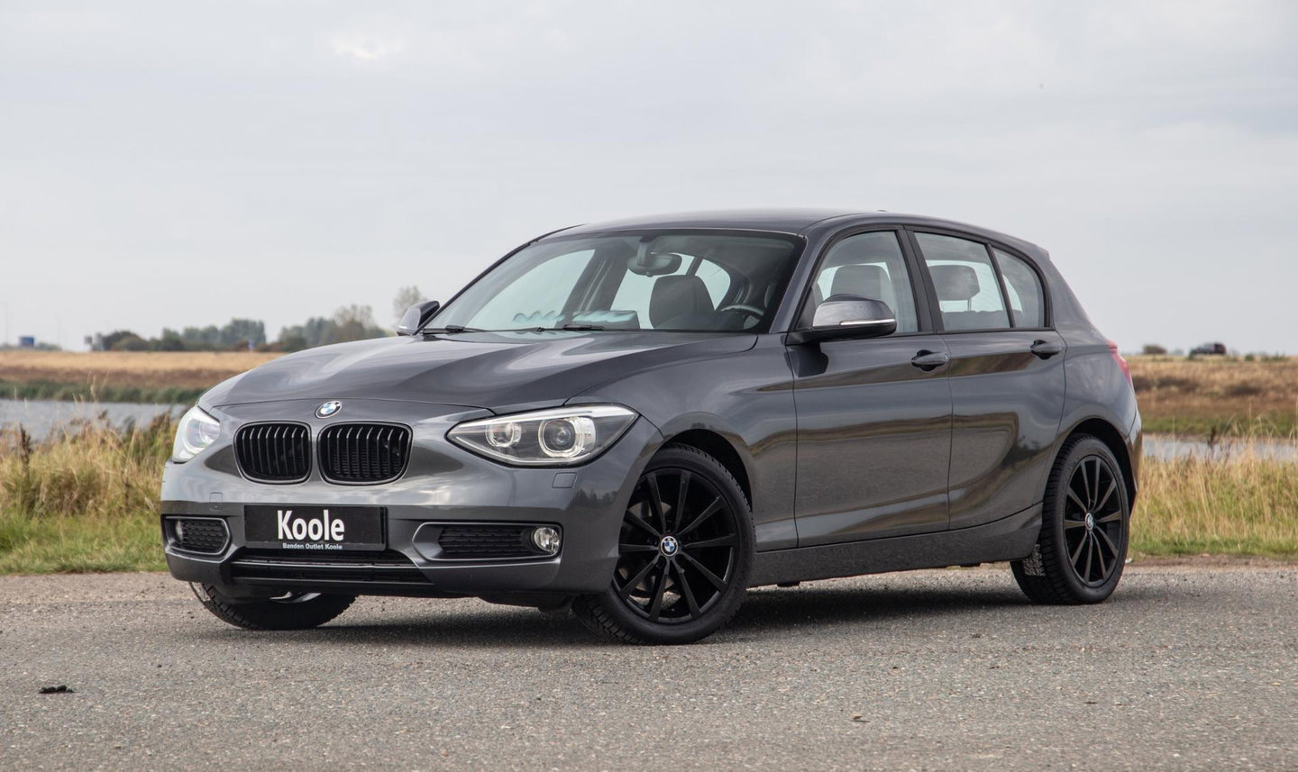 BMW 1 Serie 116i Business+ AUTOMAAT / CRUISE CONTROLE / BLACK LINE / AIRCO / CARPLAY / URBAN