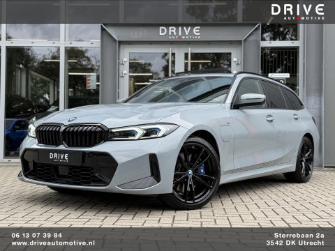 BMW 3 Serie Touring 330e xDrive M-Sport Pro |Pano|Driving Ass Prof|Innovation|360Cam|19"|