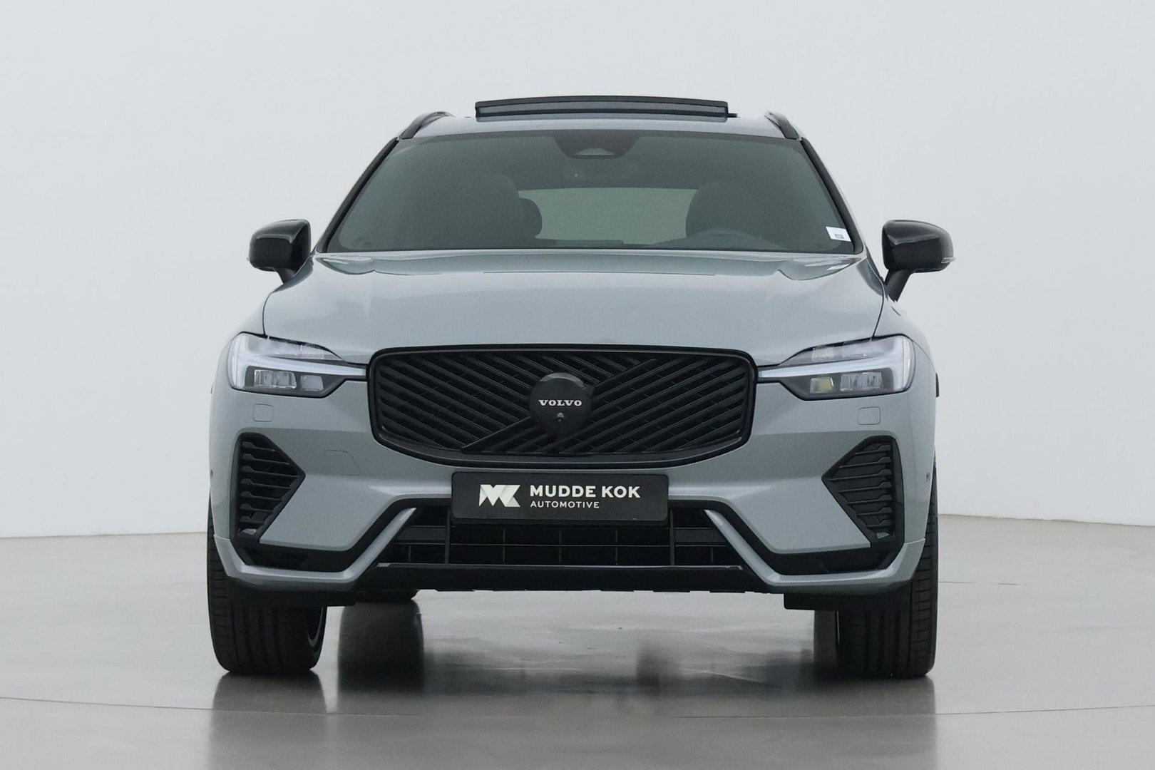 Volvo XC60 T6 Plus Black Edition | Harman/Kardon | Pilot Assist | Panoramadak | 360° Camera | Head-Up | Stoel+Stuurverwarming | 21 Inch