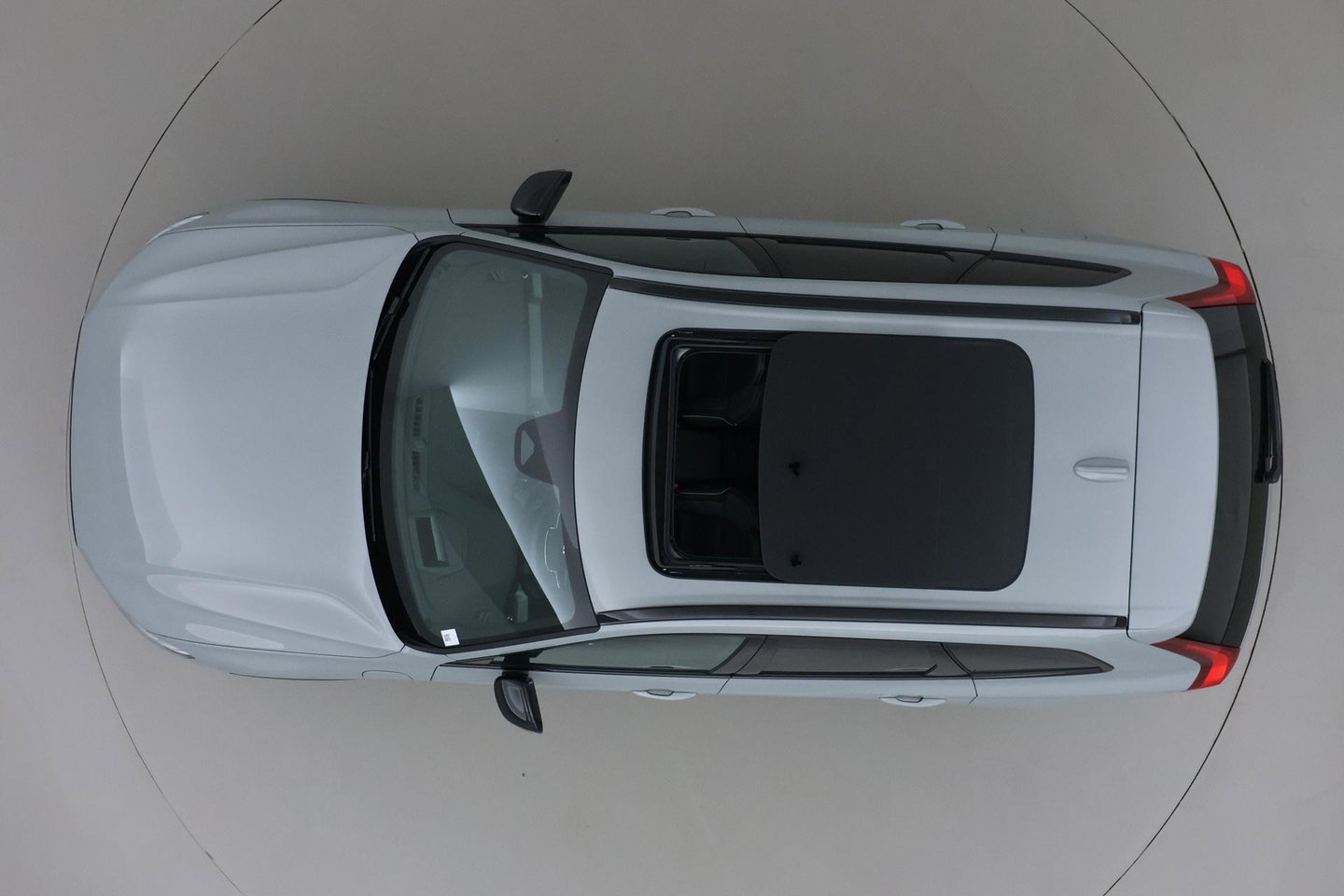 Volvo XC60 T6 Plus Black Edition | Harman/Kardon | Pilot Assist | Panoramadak | 360° Camera | Head-Up | Stoel+Stuurverwarming | 21 Inch