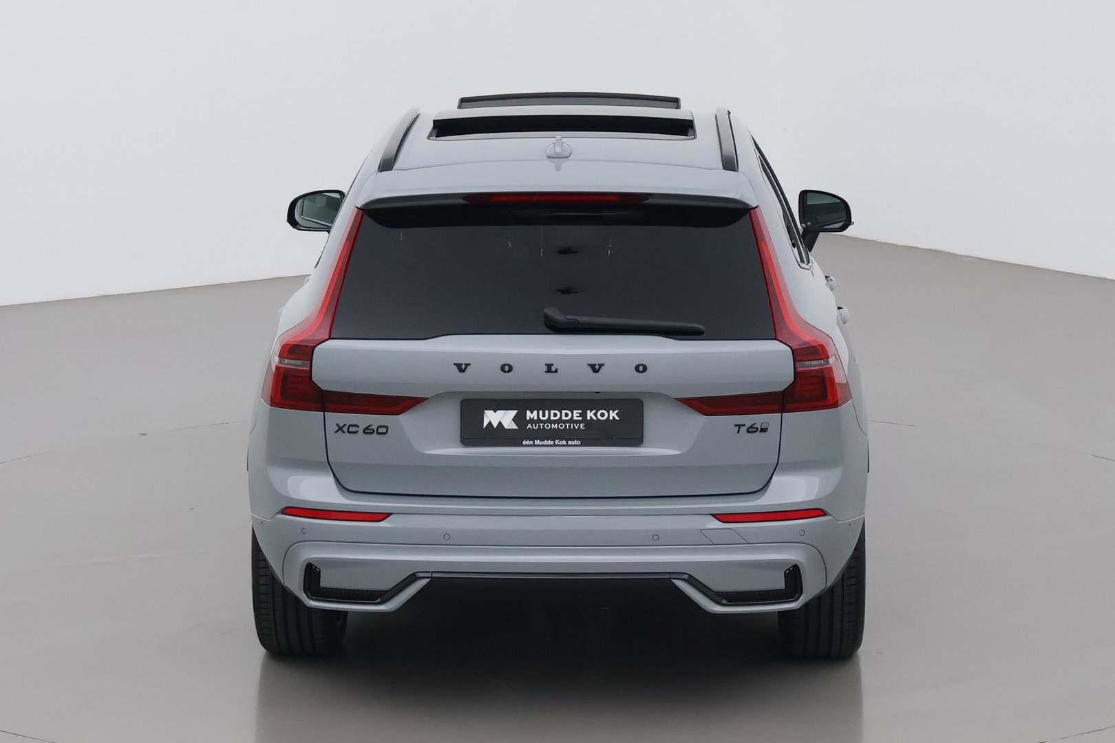 Volvo XC60 T6 Plus Black Edition | Harman/Kardon | Pilot Assist | Panoramadak | 360° Camera | Head-Up | Stoel+Stuurverwarming | 21 Inch