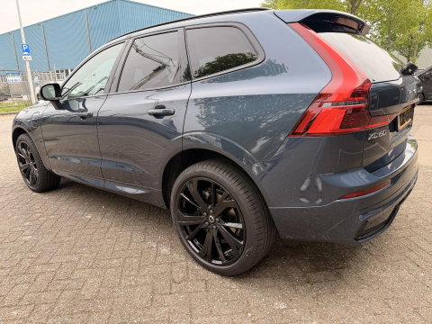 Volvo XC60 2.0 T8 Plug-in hybrid AWD Ultra Dark Facelift model l 21 inc l 360 l stoel verwarming l 455pk