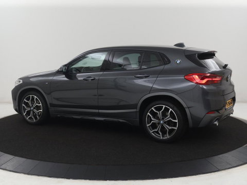 BMW X2 sDrive20i High Executive M-sport | Sportstoelen | Alcantara | Climate control | Full LED | Stoelverwarming | Cruise control | Park assist | Sfeerverlichting | 19'' |