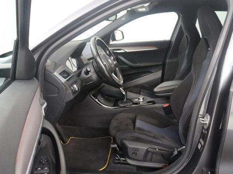 BMW X2 sDrive20i High Executive M-sport | Sportstoelen | Alcantara | Climate control | Full LED | Stoelverwarming | Cruise control | Park assist | Sfeerverlichting | 19'' |