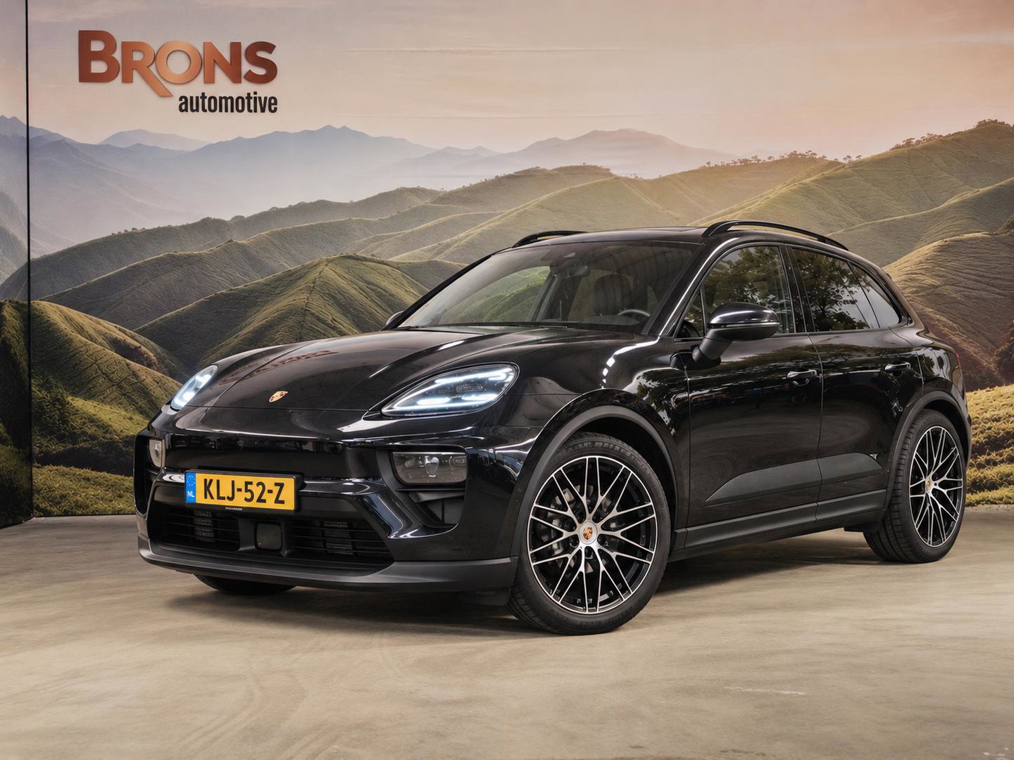 Porsche Macan 100 kWh Spyder 22 inc l luchtvering l Pano l Matrix Led