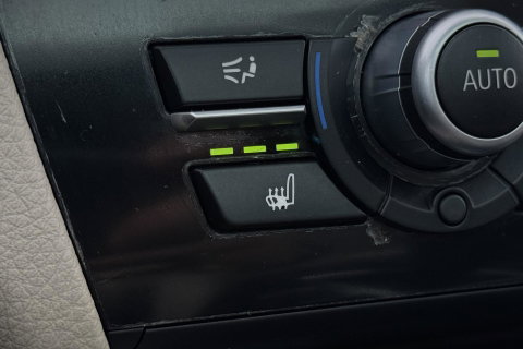 BMW 5 Serie Touring 530i Upgrade Edition | Panoramadak | Leder | Navigatie | Comfortstoelen+Memory | Stoelverwarming | Xenon | Getint Glas