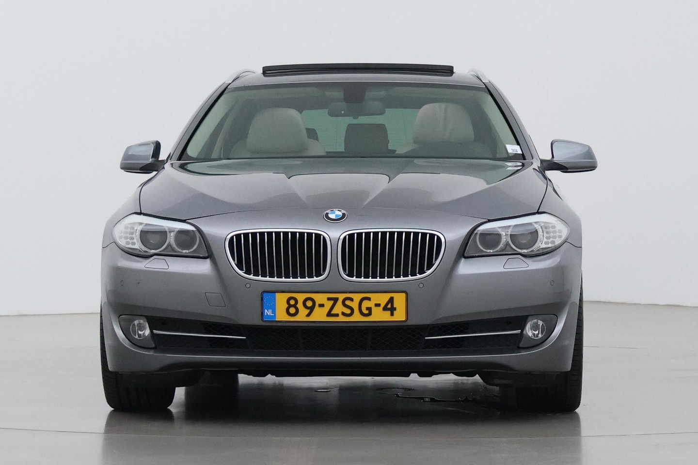 BMW 5 Serie Touring 530i Upgrade Edition | Panoramadak | Leder | Navigatie | Comfortstoelen+Memory | Stoelverwarming | Xenon | Getint Glas