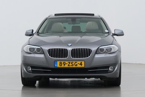 BMW 5 Serie Touring 530i Upgrade Edition | Panoramadak | Leder | Navigatie | Comfortstoelen+Memory | Stoelverwarming | Xenon | Getint Glas
