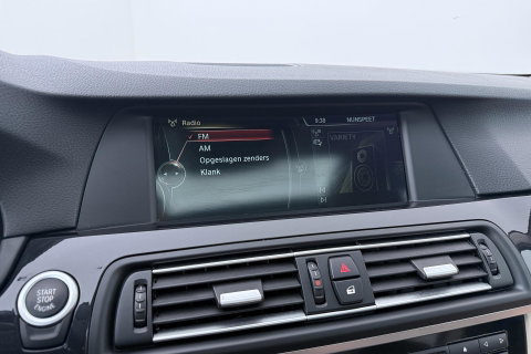 BMW 5 Serie Touring 530i Upgrade Edition | Panoramadak | Leder | Navigatie | Comfortstoelen+Memory | Stoelverwarming | Xenon | Getint Glas