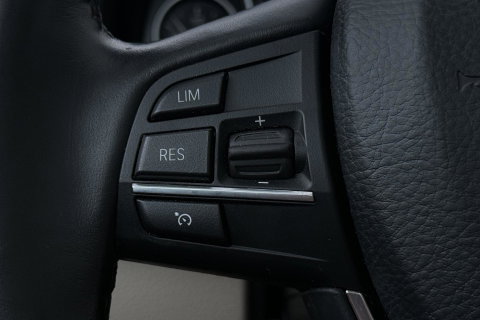 BMW 5 Serie Touring 530i Upgrade Edition | Panoramadak | Leder | Navigatie | Comfortstoelen+Memory | Stoelverwarming | Xenon | Getint Glas