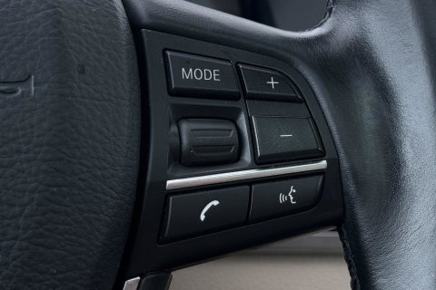 BMW 5 Serie Touring 530i Upgrade Edition | Panoramadak | Leder | Navigatie | Comfortstoelen+Memory | Stoelverwarming | Xenon | Getint Glas