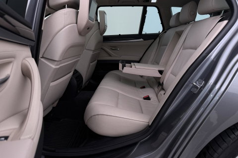 BMW 5 Serie Touring 530i Upgrade Edition | Panoramadak | Leder | Navigatie | Comfortstoelen+Memory | Stoelverwarming | Xenon | Getint Glas
