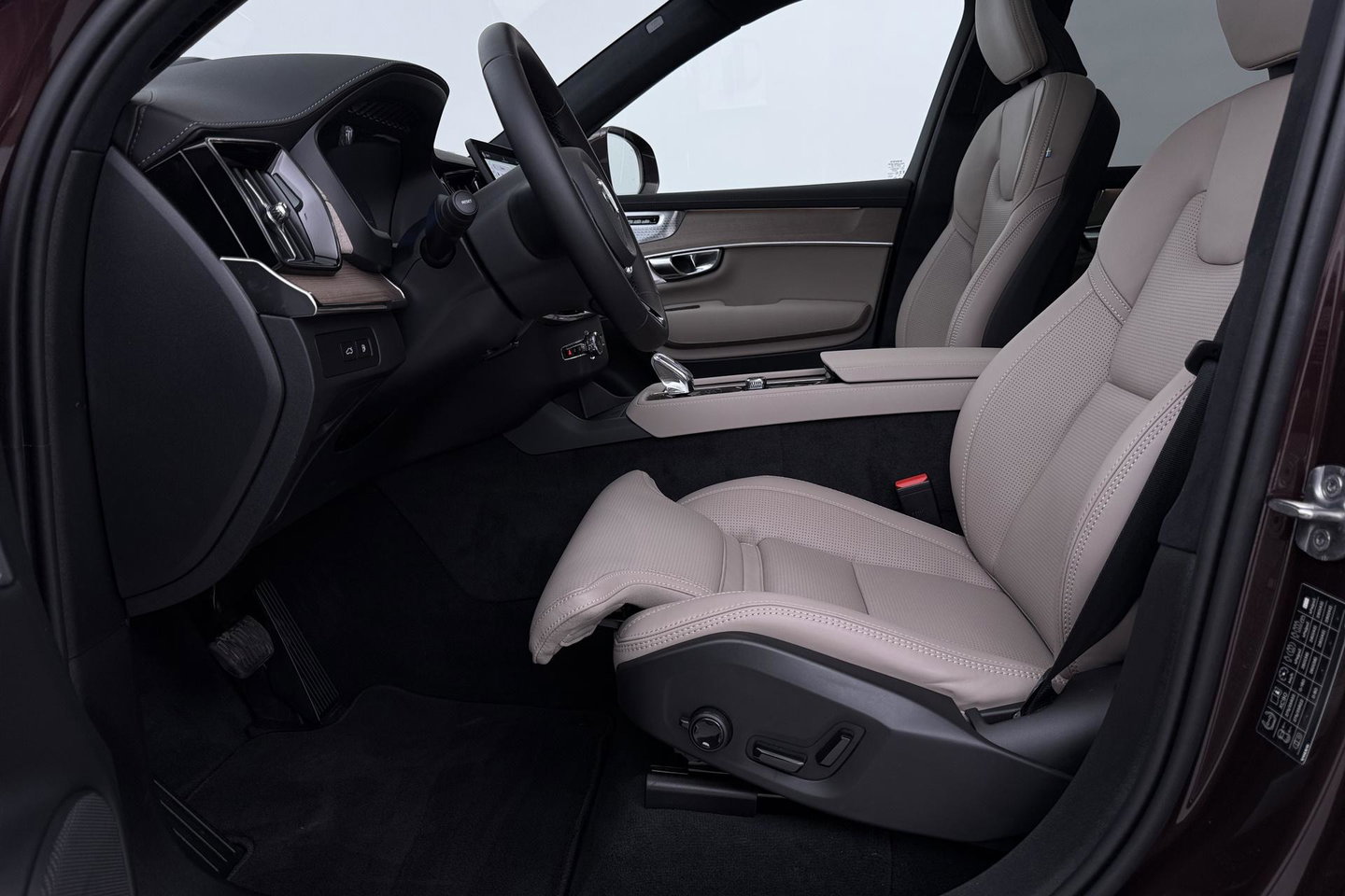Volvo XC90 T8 Ultra Bright | Bowers&Wilkins | Luchtvering | Panoramadak | 360° Camera | Trekhaak | Massage | Head-Up | 22 Inch