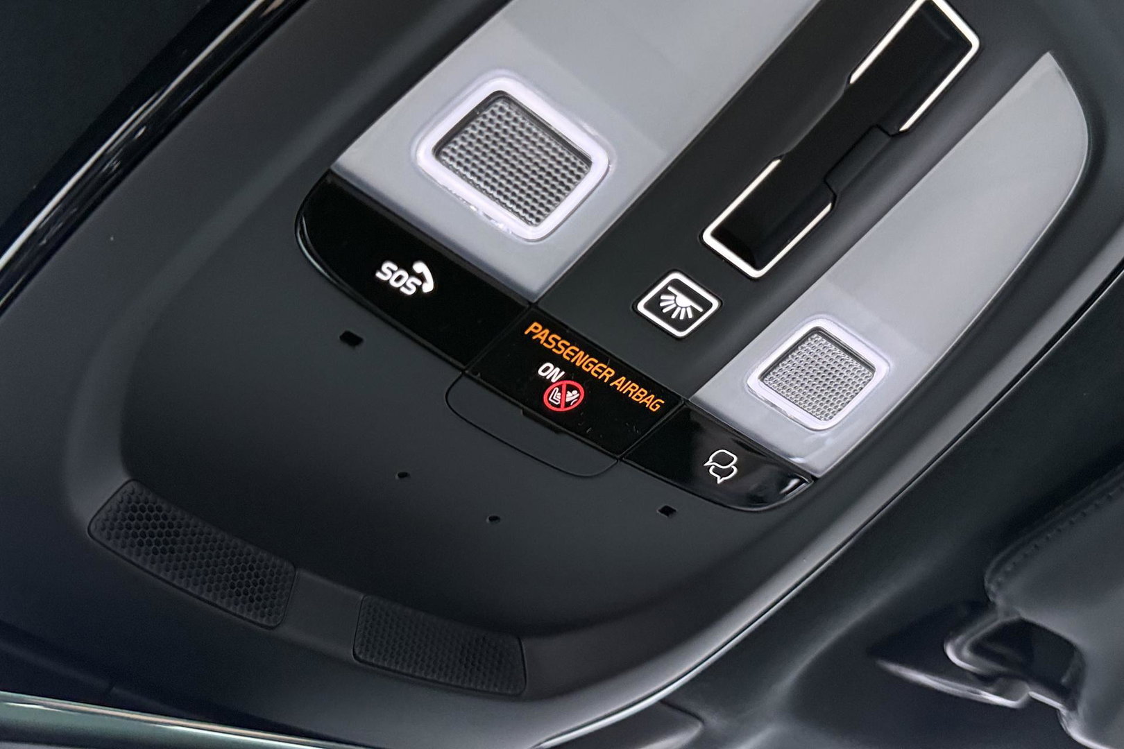 Volvo XC90 T8 Ultra Bright | Bowers&Wilkins | Luchtvering | Panoramadak | 360° Camera | Trekhaak | Massage | Head-Up | 22 Inch